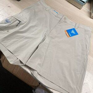 Columbia Deep Waves Omni-Shade Men’s Short Khaki 40 Inch 8 Inch Inseam